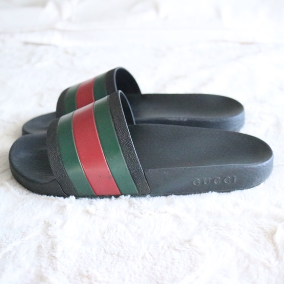 Gucci Green and Red Striped Rubber Slide Sandal - Picture 3 of 8